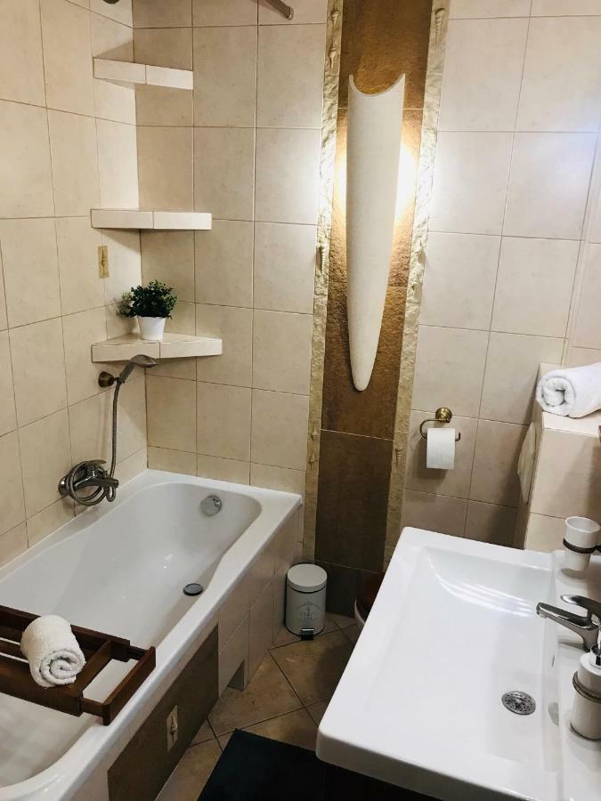 Vinci Apartment In The City Center Краков Экстерьер фото